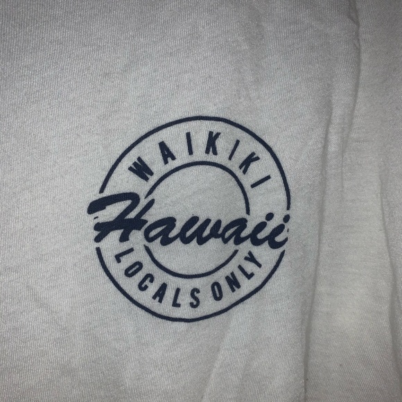 Brandy Melville Cropped Tee - Picture 2 of 4